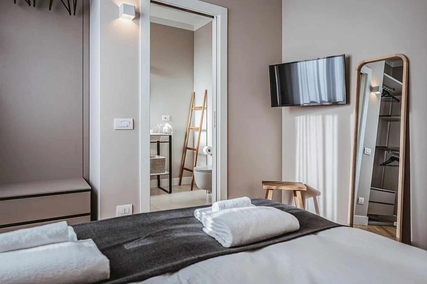Melzo Junior Suite Milan 0*,